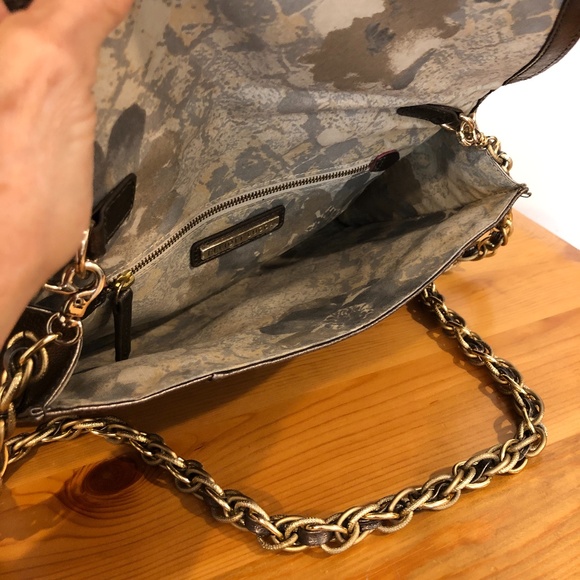 Elliott Lucca Bronze Metallic Envelope Bag, detachable chain handle - Picture 5 of 16